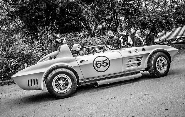 Chevy Corvette on Flickr.Chevrolet Corvette dans les jardins du Grand Rond début avril