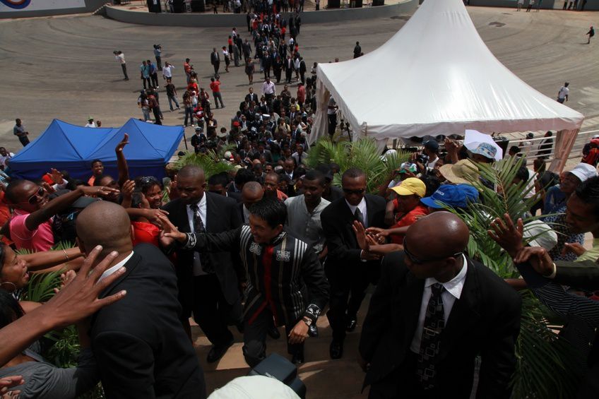 Dans le cadre du IIè anniversaire de la IVèRépublique, le couple présidentiel, Andry et Mialy Rajoelina, a inauguré le «Coliseum de Madagascar» sis à Antsonjombe. 2è partie. Photos: Harilala Randrianarison