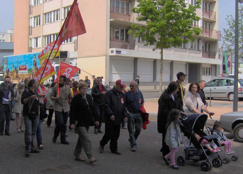 Rassemblement et manifestation du 1er mai 2011 à La Madeleine (Evreux)
Photos PR