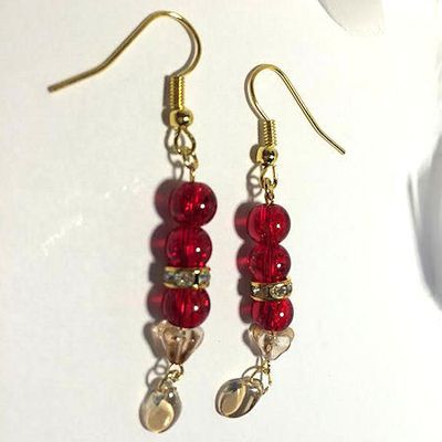 Boucles d'oreilles pendentif rouge et or