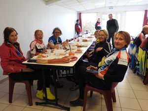 Un bon repas qui a rechargé les batteries. 