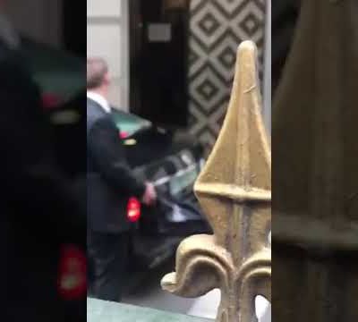 PAPA TU ES FATIGUE VA T-EN TE REPOSER -MR NIAT A EU DROIT A LA CHANSON DU LIBERATEUR LONGUE LONGUE A PARIS