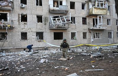 Guerre en Ukraine : trois morts et une trentaine de blessés dans des frappes russes