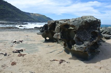 Apollo Bay : b e a c h