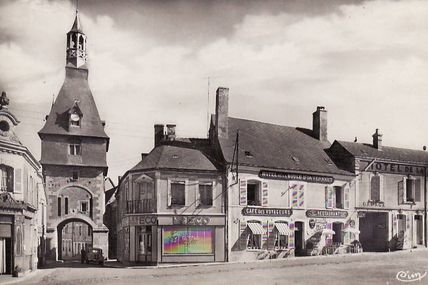 Saint-Fargeau - Yonne - Dépt 89.