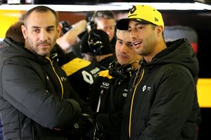 Renault licencie Nick Chester