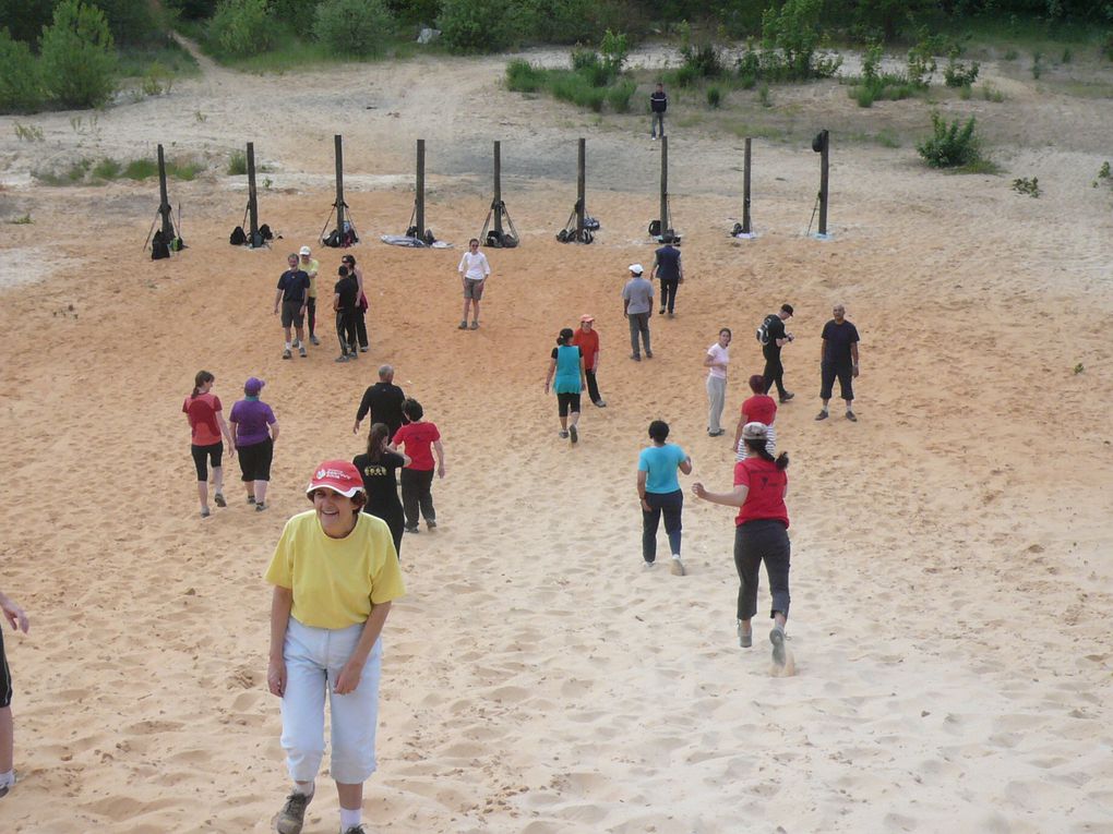 LES ZOUGLOUS 2010-2011 ont pu enfin faire leur première sortie sur les dunes de SAULX LES CHARTREUX et la belle forêt .Une sortie pic-nique est prévue bientôt dans le même lieu .je vous laisse apprecier les photos