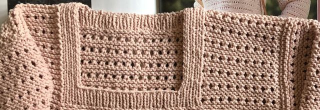 Le pull point à la ligne en rose ...
