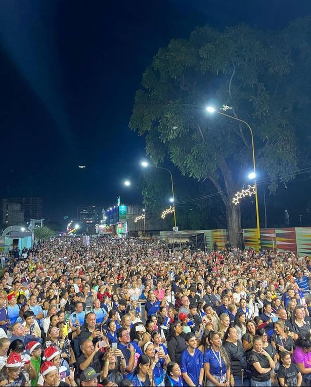 Gobierno de Carabobo dio la bienvenida a la Navidad 2023 en la avenida Bolívar de Valencia