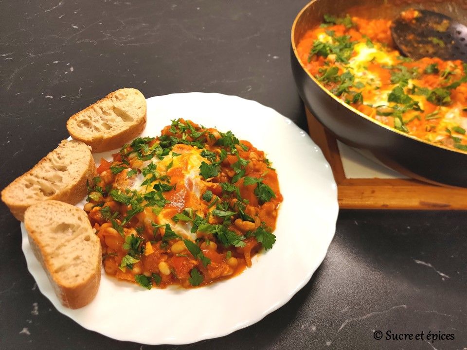 Chakchouka aux haricots blancs (Shakshuka) - Recette en vidéo