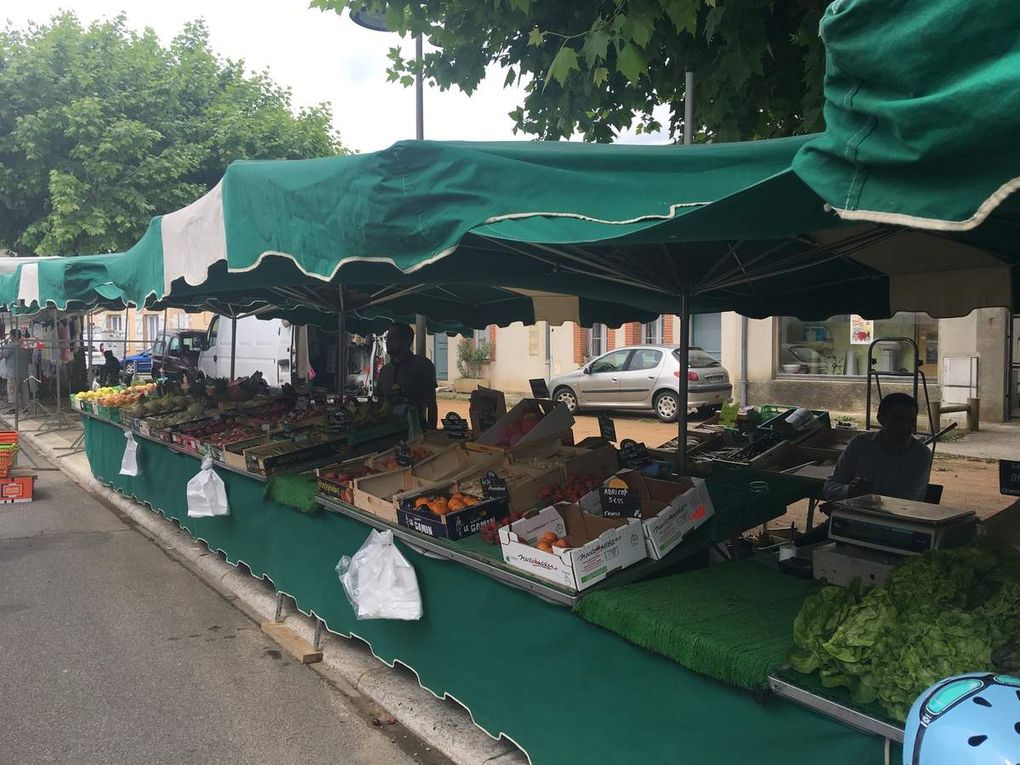 SAINT JORY - DES NOUVEAUX COMMERÇANTS AU MARCHE LE DIMANCHE MATIN