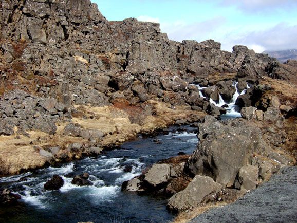 Paysages d' Islande: volcans, cascades, champs de lave et geysers