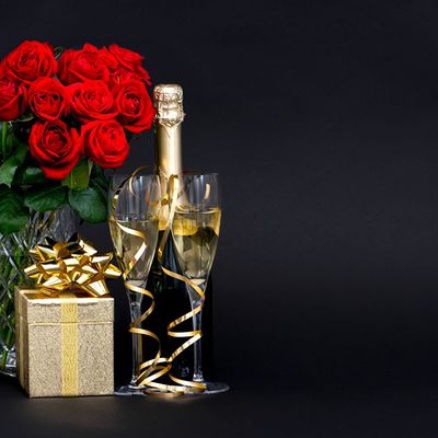 St-Valentin - Fête - Amour - Verres - Champagne - Rose rouge - Cadeau - Photographie - Wallpaper - Free