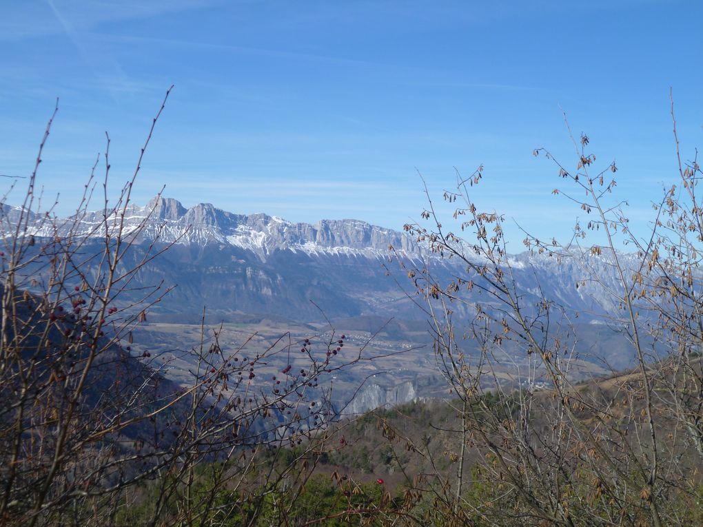 DEPART : LES SIGNARAUX
DENIVELE:500 M
TPS DE MARCHE:3H A/R
EN RANDO PEDESTRE PAS DE DIFFICULTE, CE JOUR LA, ATTENTION AU GEL: CHUTES !!!!!