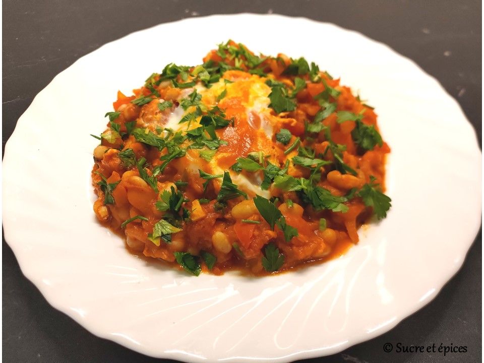 Chakchouka aux haricots blancs (Shakshuka) - Recette en vidéo