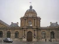 De gauche à droite et de haut en bas : La Rue de Rennes / L' entrée du Sénat de la Rue de Vaugirard / La Place Edmond Rostand / La Rue Soufflot / L' Institut du Monde Arabe / L' entrée du Jardin des Plantes / La Place Valhubert / La Cité de la Mode et du Design / L' Avenue de France 