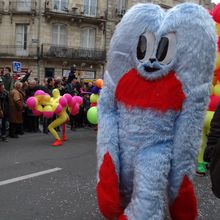 Le carnaval de Bordeaux 2016 sur le thème des ballons...