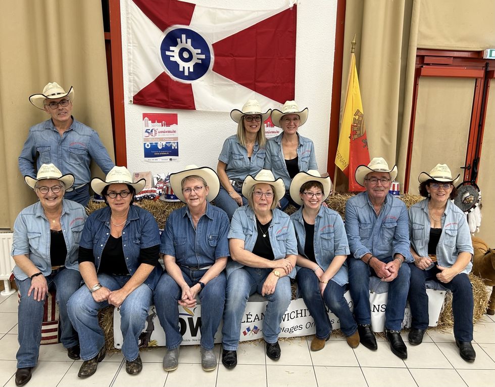 Medley de la démo de Cowboy Country 45 Vidéos &amp; Photos Jumelage des 50 ans Orléans Wichita USA  le 2 décembre 2023 
