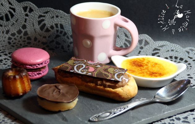 Mini Eclairs Au Chocolat Mon Cafe Gourmand D Anniversaire La Marmite A M Alice