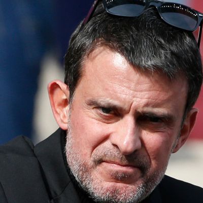 Antisémitisme : Manuel Valls estime qu'il aurait fallu interdire des manifestations de "gilets jaunes"