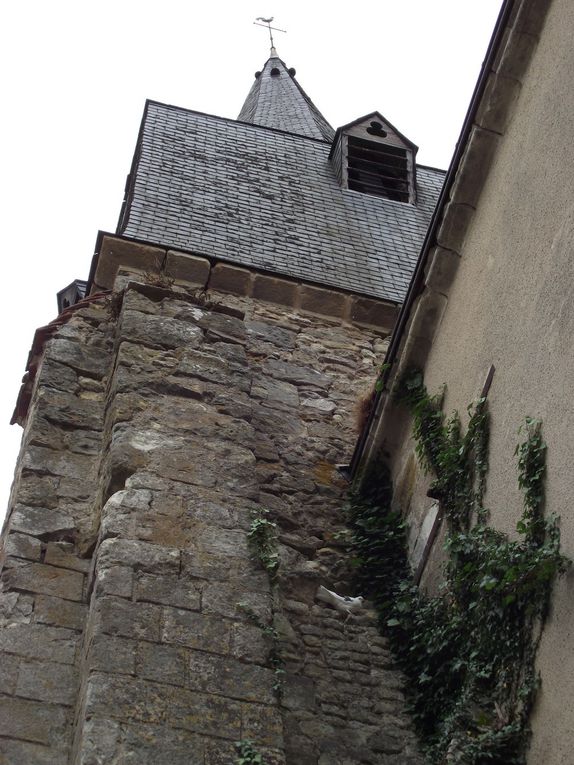 Magnifiques pierres, à aller voir en dehors de la "fête médiévale" qui n'en est pas vraiment une.