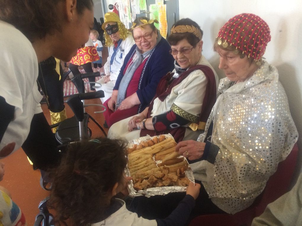 Curtis Fête le carnaval avec Les petits de la Crèche de Léguevin