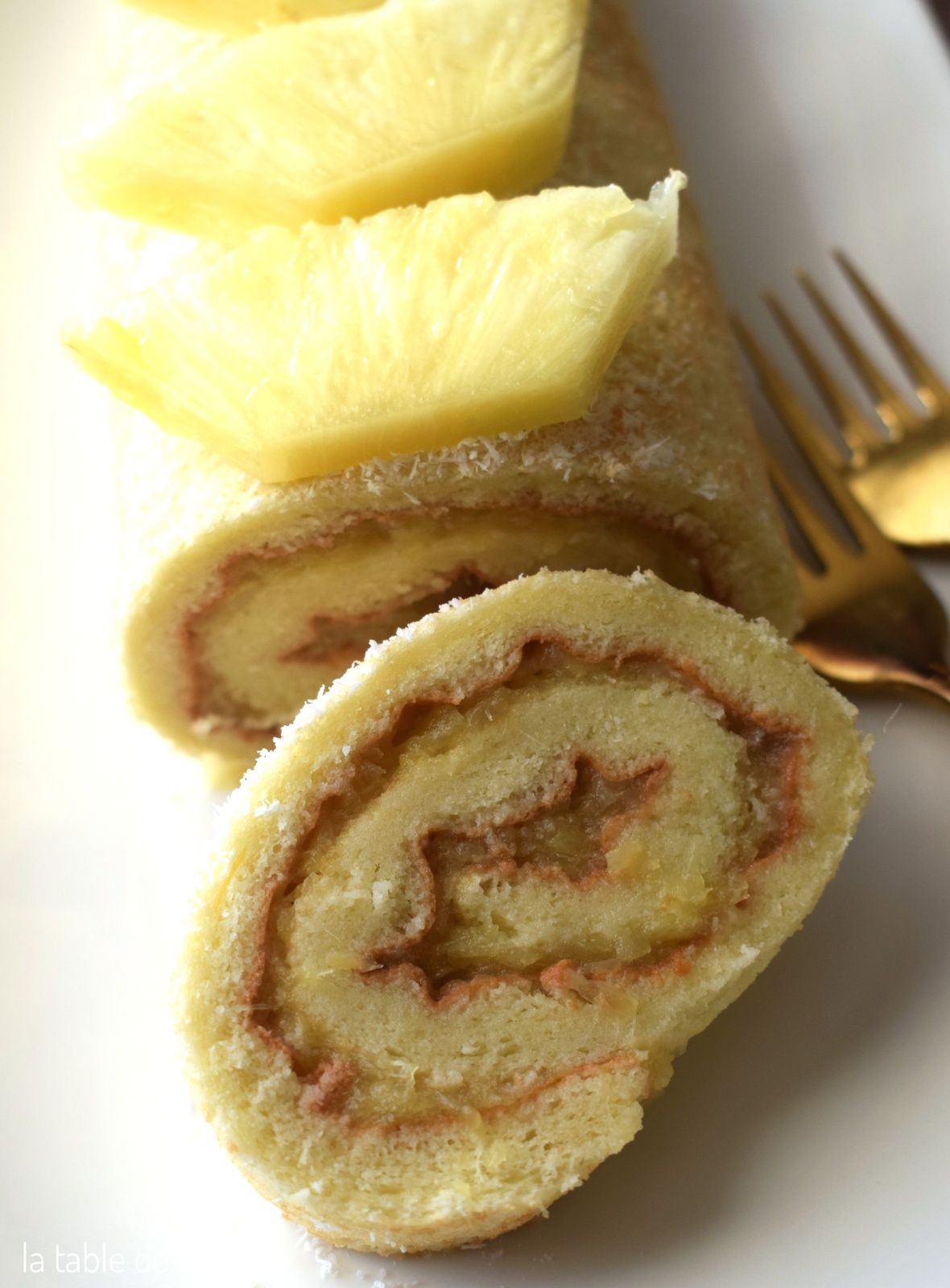 Gâteau roulé l'ananas frais