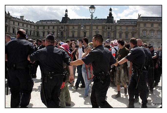 Interpellations et arrestations de la Brigade Activiste des Clowns, le 14 Juillet 2009 à Paris