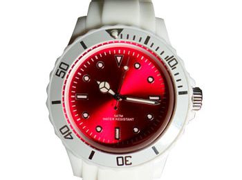 Gagnez la nouvelle montre E-watch blanche fond rouge de Prizee