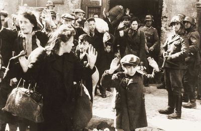 Radio : Martyr du ghetto de Varsovie : le symbole que nous regardons a été façonné par les nazis