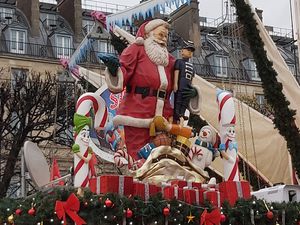 Le village de Noël au jardin de Tuileries 2023