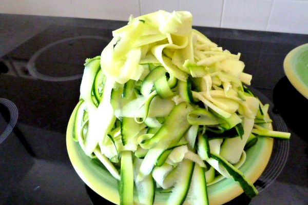 Comment couper des courgettes en lamelles