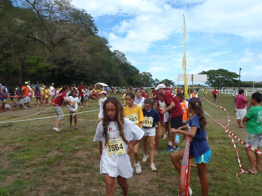 Le cross du district et le Cross de la Polynésie... participation de Célia sous le soleil !
