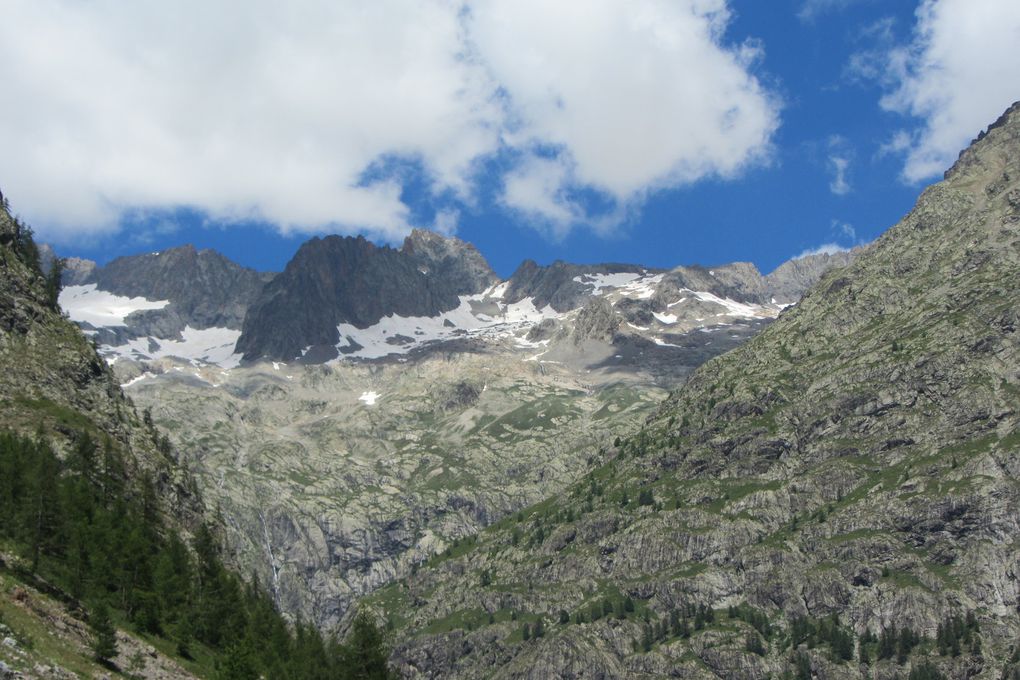 Rando en Vallouise ( Hautes Alpes ). Vers le Jas Lacroix.