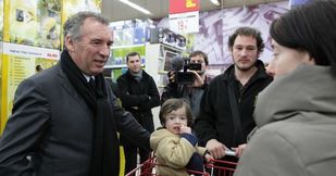 Travail le dimanche : "Mettons fin au désordre, la règle doit être la même pour tous"