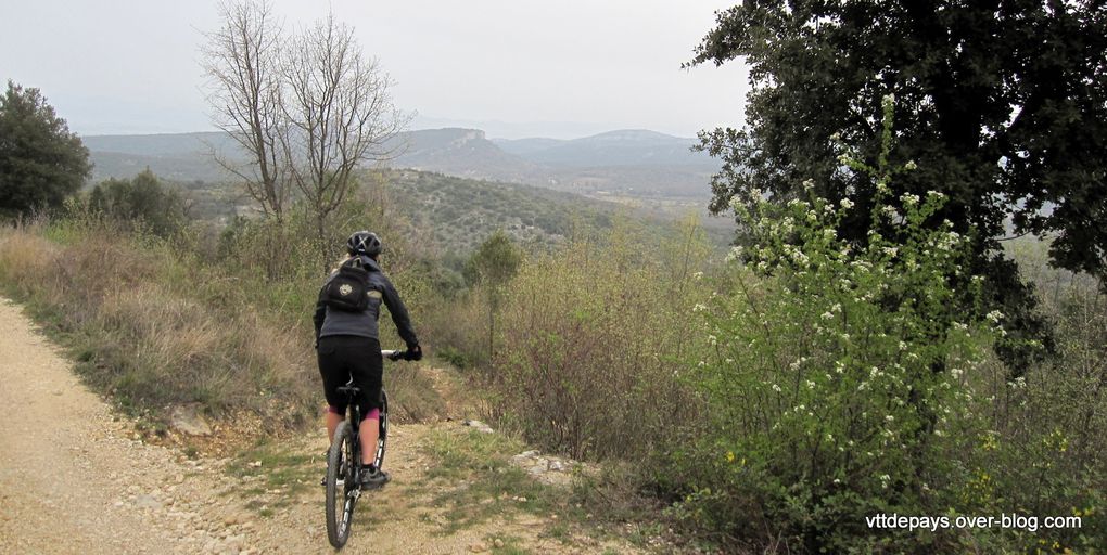 Le Mont Bouquet Tour