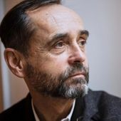 Robert Ménard : "La France des gilets jaunes, comme la France des crèches de Noël, craint pour son identité, pas que pour son pouvoir d'achat"