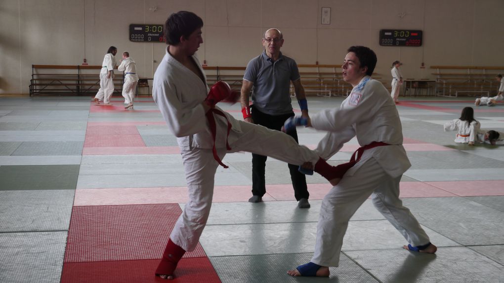 Quelques photos de la coupe jujitsu région Poitou-Charentes, on essaie de faire vivre l'expression compétition jujitsu (en plus de l'aspect premier du jujitsu la self-défense) dans notre région... Et c'est pas facile