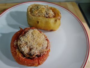 Tomates et pommes de terre farcies