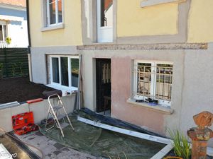 Livraison sur chantier des éléments après galvanisation, puis début des travaux de pose. Il n'y plus qu'à tout assembler...