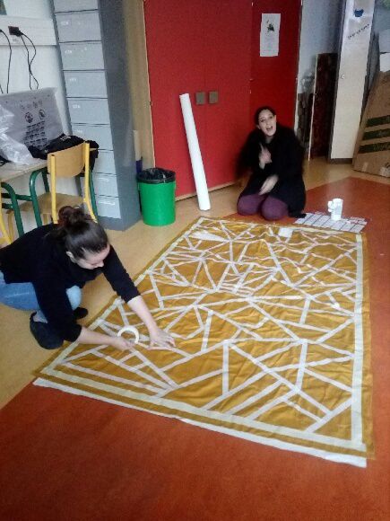  Preparation Rideau Mosaique pour le Multi Accueil la Petite Cordée Chamonix