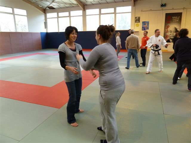 Florence Bailly initie à la Self Défense les parents des jeunes judokas
Animation des petits tigres (2002/2003) et tournoi 4 saisons (2000/2001) le 7 janvier à Mont de Marsan. Le SC Judo de st pierre avait 19 représentants sur le tapis. Un bel en