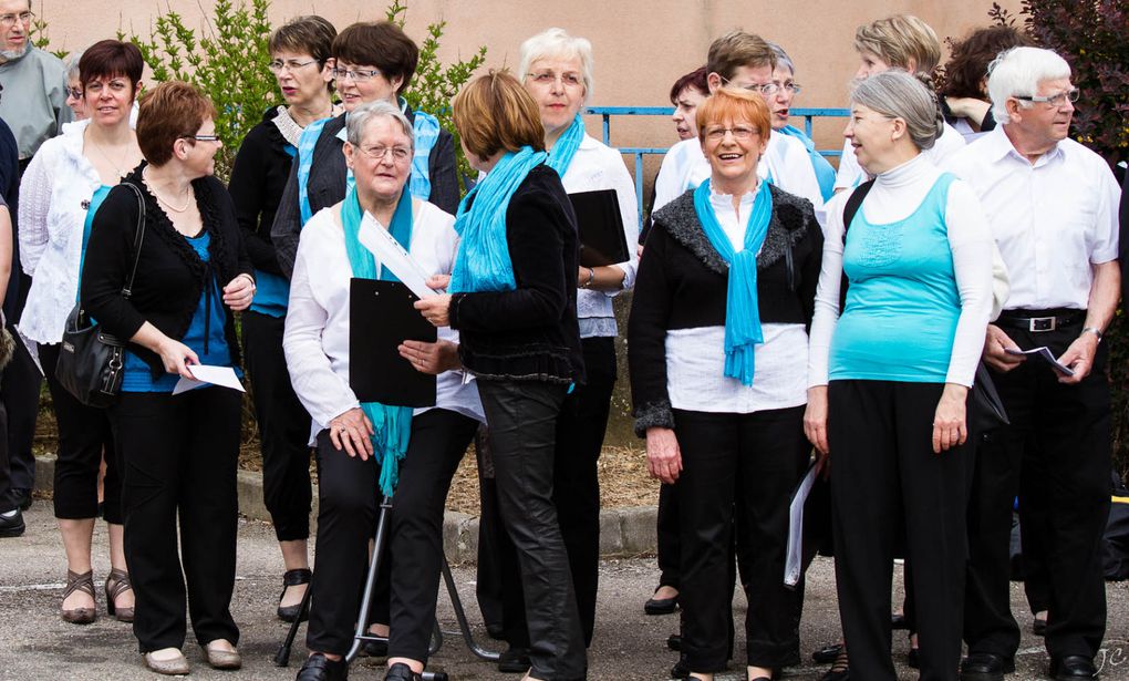 Notre participation à l'inauguration du quai Jean Moulin qui remplace le quai Pasteur : Le chant des Partisans.