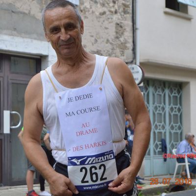 Mohamed Djafour dédie sa course des 10 km au drame des harkis à Vabre (81)