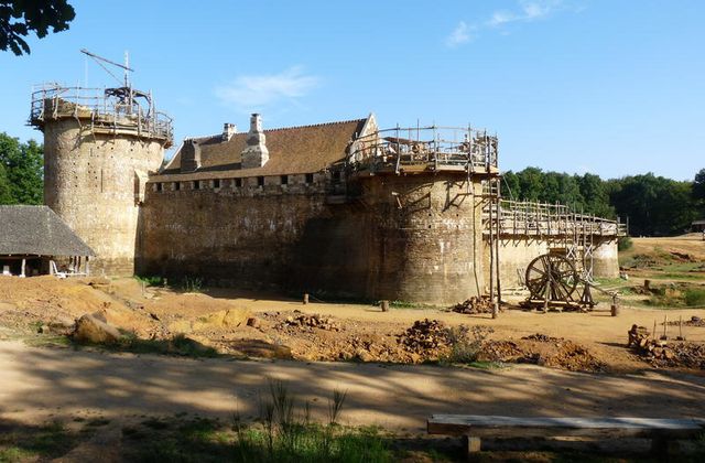 Document à découvrir : Guédelon, renaissance d'un château médiéval.