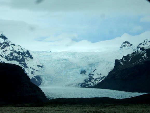 Paysages d' Islande: volcans, cascades, champs de lave et geysers