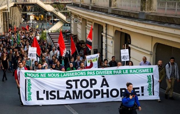 Manifestation contre l'islamophobie à Lausanne...Là c'est plus rapide qu' après  l'assassinat à Marseille