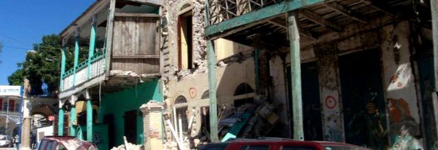 A Haiti, la phase d'urgence pas terminée, 1000 avions en attente, un rapport édifiant de la CE