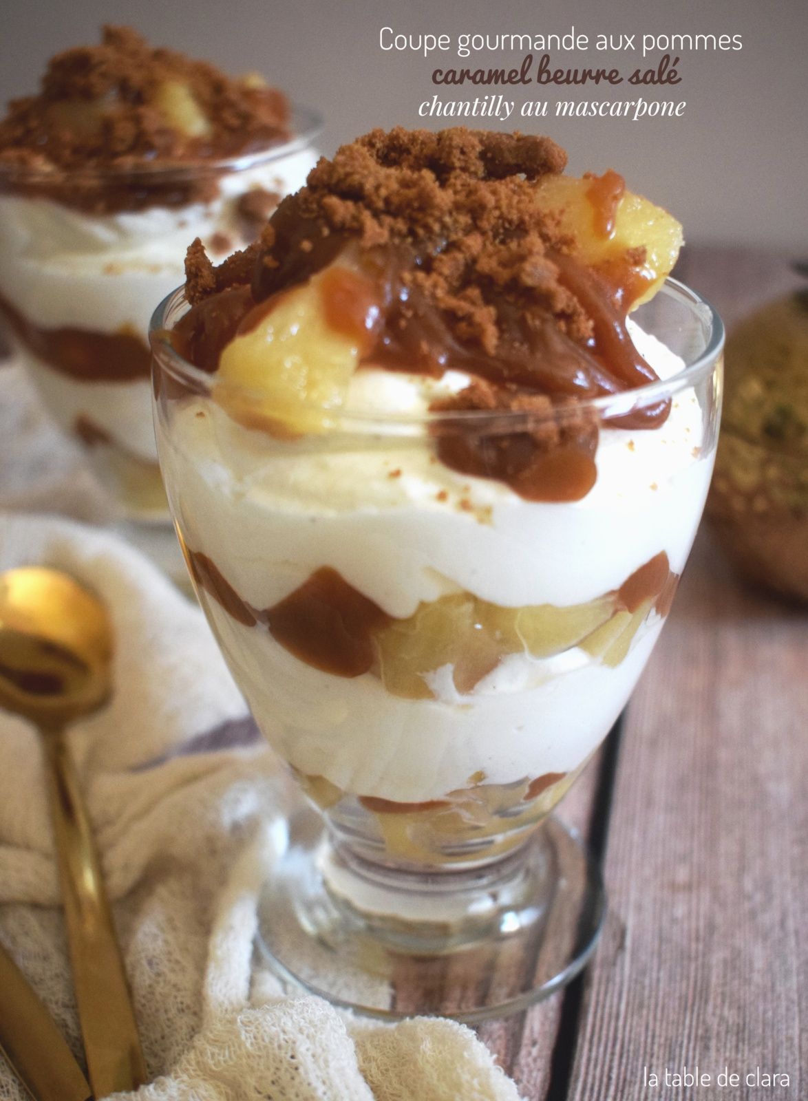 Coupe gourmande pommes, caramel beurre salé chantilly mascarpone