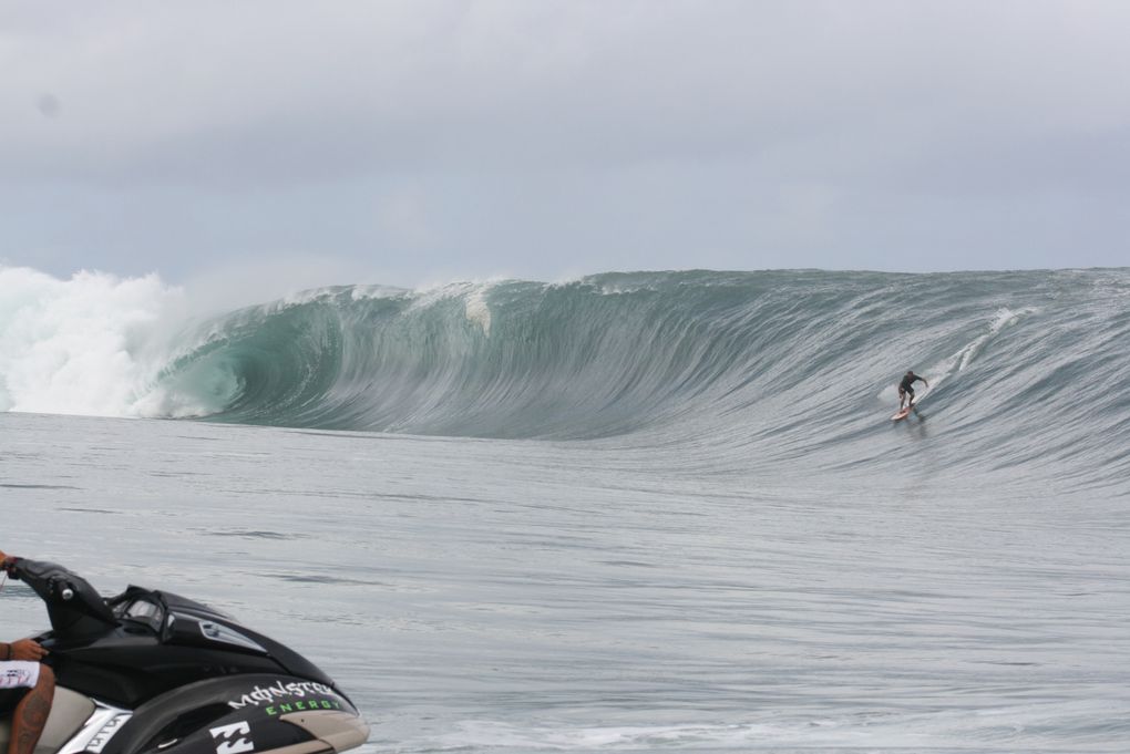 Album - VAGUES-DE-TEAHUPOO-AOUT-2011